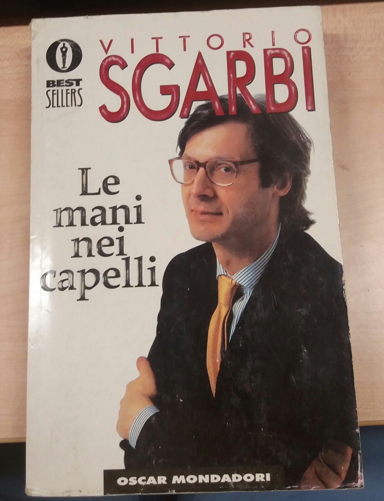 Le mani nei capelli - Vittorio Sgarbi - mondadori - 1996 -M libro usato