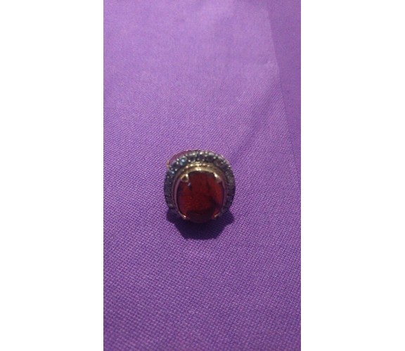 Anello anni '40 vintage, 5,65 gr., ambra con contorno diamantini